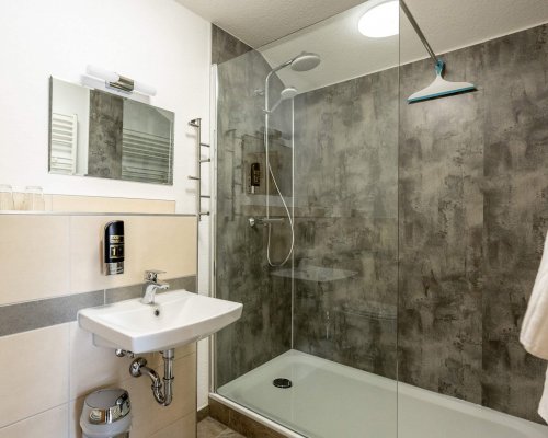 Komfort_Doppelzimmer_Bad